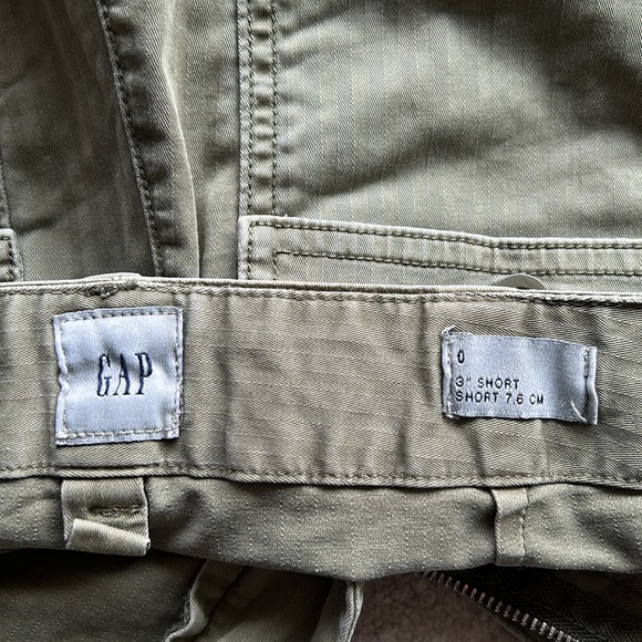 Gap, Olive green shorts, size 0 - Picture 6 of 8